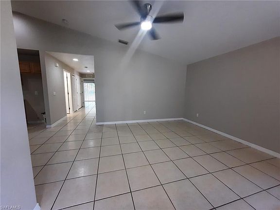 4th image of 2427 Lola Ave