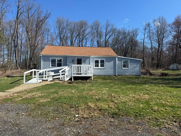 22 Spring Ln