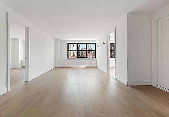 2nd image of 201 E 28th St APT 20A