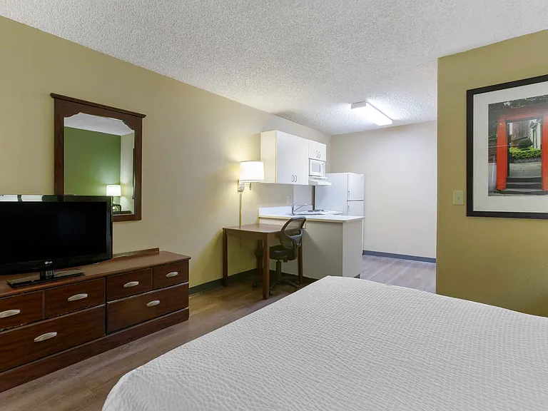 Studio Suite - 2 Full Beds