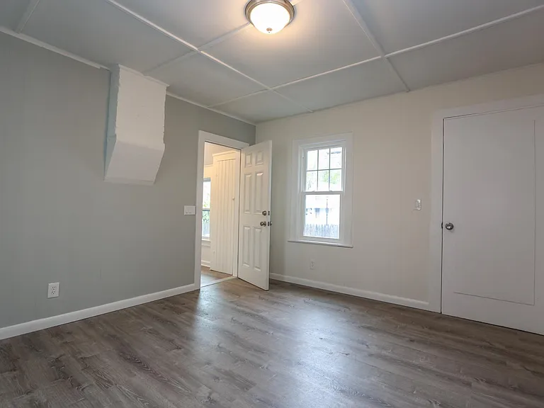 146 Benton St — Photo 12