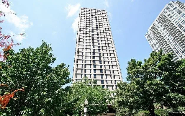 1960 N Lincoln Park W #1105 — Photo 2