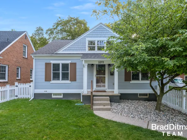 1044 Breton Rd SE, East Grand Rapids, MI 49506
