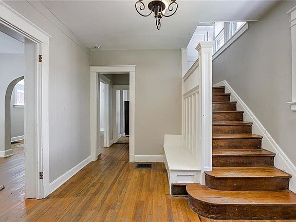 3rd image of 3224 Campbell St