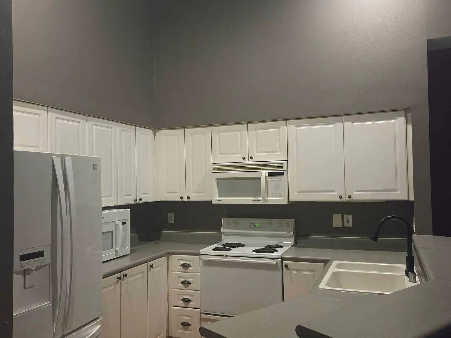 1 bed, 690 sqft, $2,000 — Photo 3
