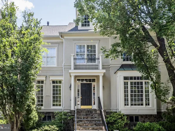 10103 Farr Oak Pl, Fairfax, VA 22030