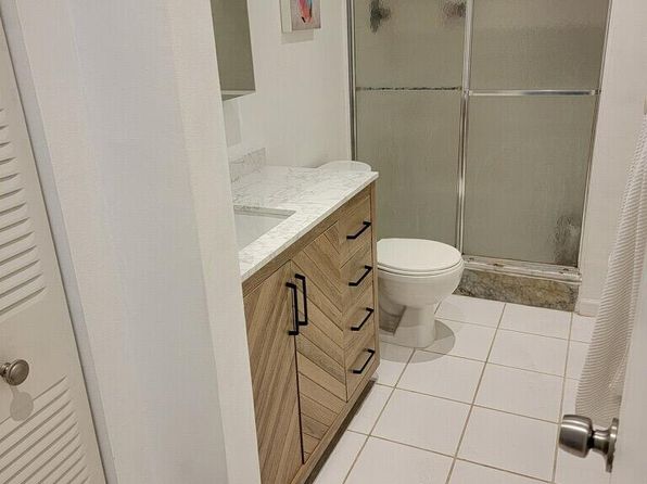 450 NW 20th St APT 109