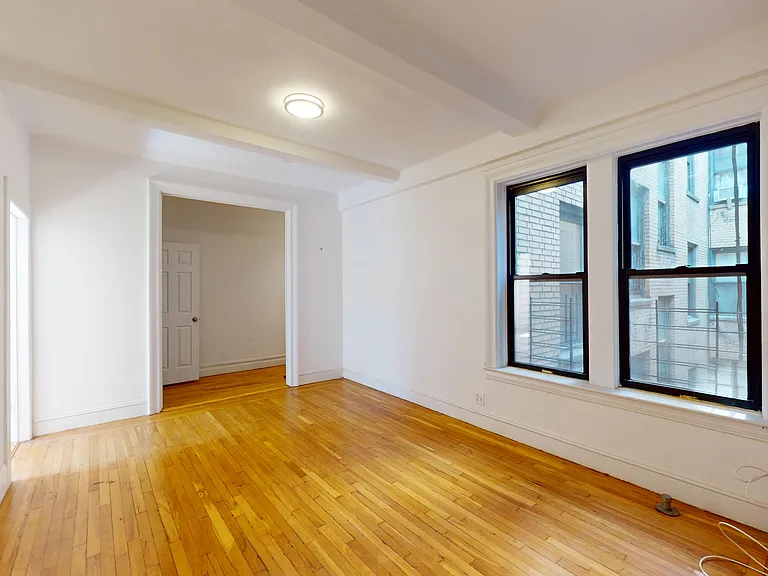 325 W 77th St #3A — Photo 9