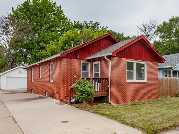 718 Grandview Ave, Des Moines, IA 50316