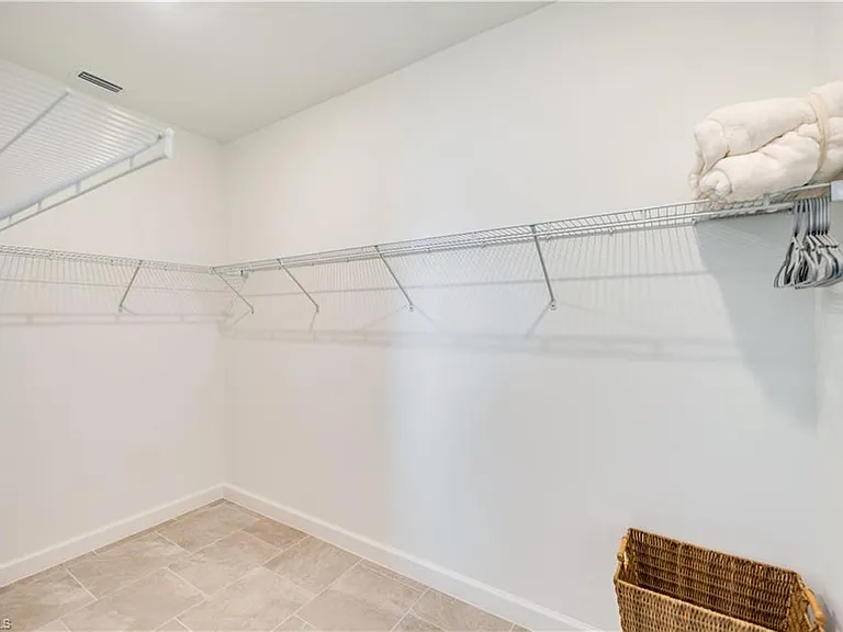 18546 Ives Dr — Photo 17