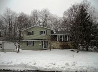 3215 18th St, Menominee, MI 49858