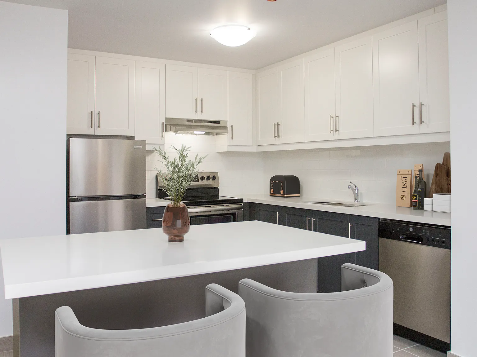 Antrim Apartments — Photo 3
