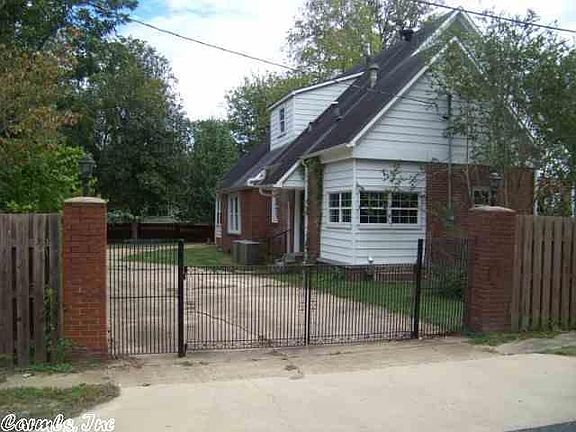 2nd image of 608 Pine Bluff St