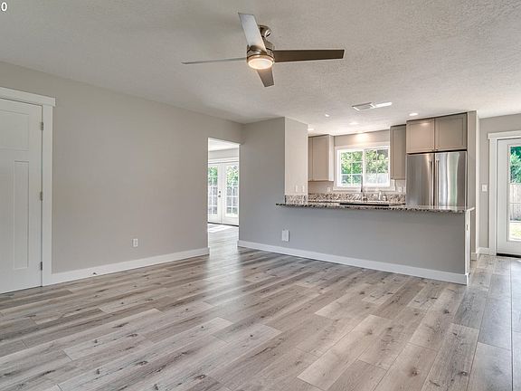 5th image of 2210 NE 110th Ave