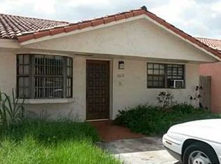8816 NW 115th St, Hialeah Gardens, FL 33018