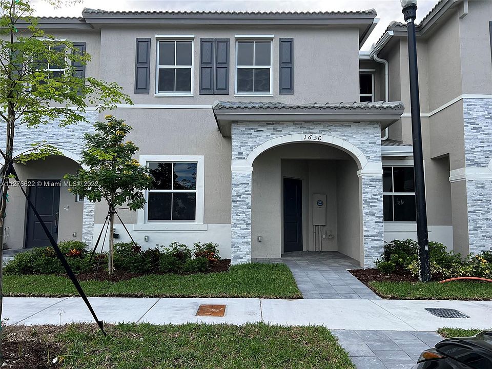 1st image of 1650 SE 26th St #1650
