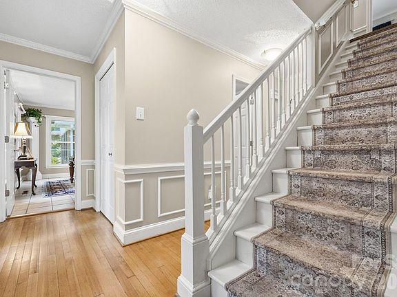 3rd image of 3500 Sunningdale Ln #221