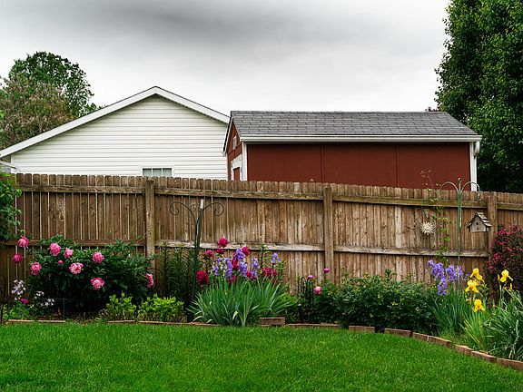 3rd image of 3725 W Driftwood St