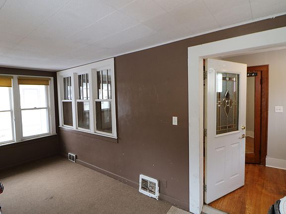3rd image of 1013 Veto St NW