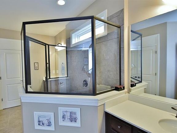2nd image of 3631 Majestic Oak Dr SW