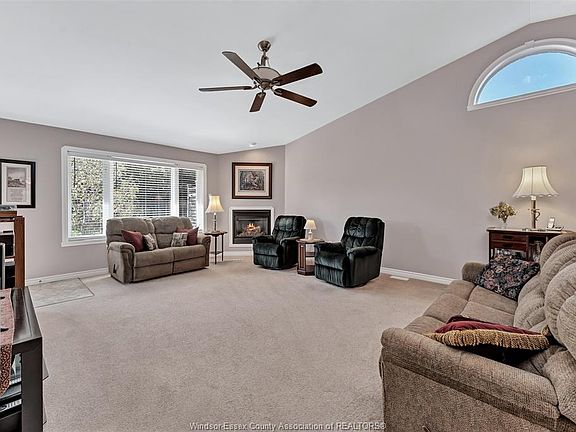 5th image of 2207 Katella Ave