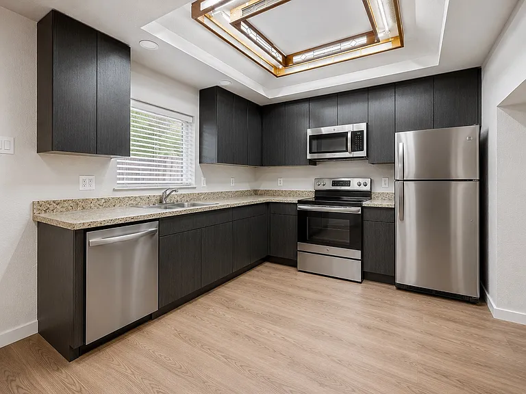 1025 Kingston Dr — Photo 12