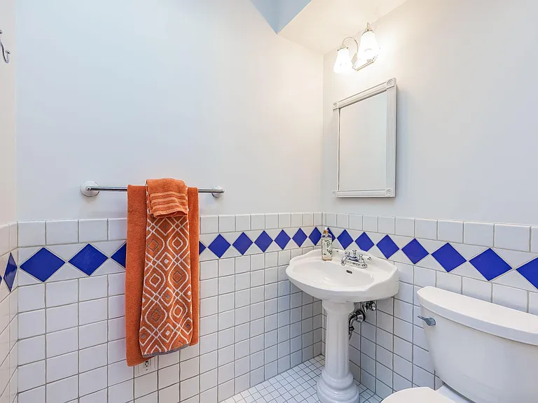 10648 NE 47th Pl — Photo 27