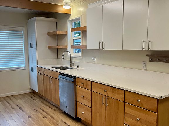 3rd image of 270 Carnegie Dr