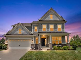 7727 Tanager Ct, Zionsville, IN 46077