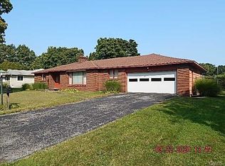 4916 Bryn Mawr Dr, Syracuse, NY 13215