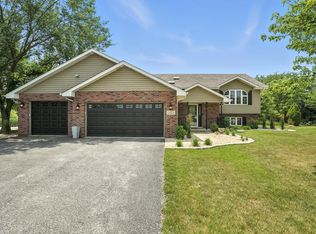 22 Summerhill Dr, Dyer, IN 46311