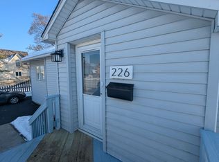 226 Barrington Rd, Wauconda, IL 60084