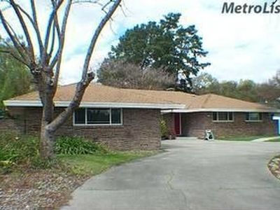 7035 Cromwell Way, Sacramento, CA, 95822