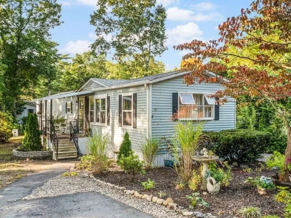 131 Jupiter Cir, West Wareham, MA 02576