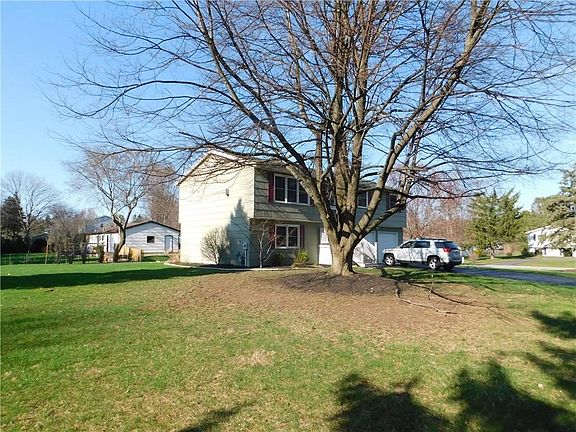 4th image of 1126 Lake Park Ln
