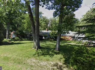 6908 Pacific Ln, Annandale, VA 22003