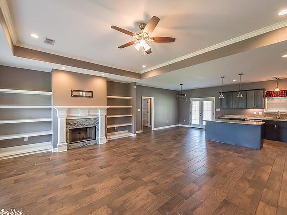 2nd image of 3084 Windwood Dr