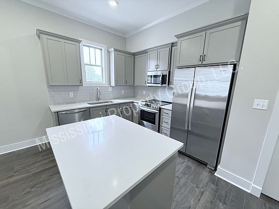 5th image of 1401 Pleasant Dr