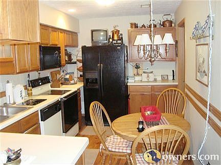 Eat-In Kitchen