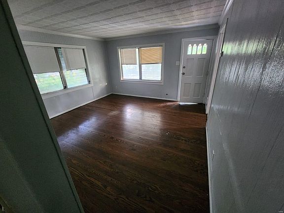 3rd image of 7125 Greenhaven Dr