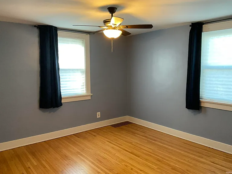 3621 Hoagland Ave — Photo 12
