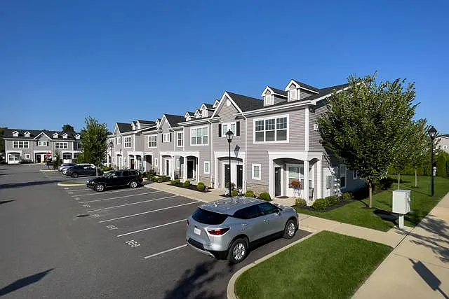 Fairfield Knolls at Deer Park — Photo 25