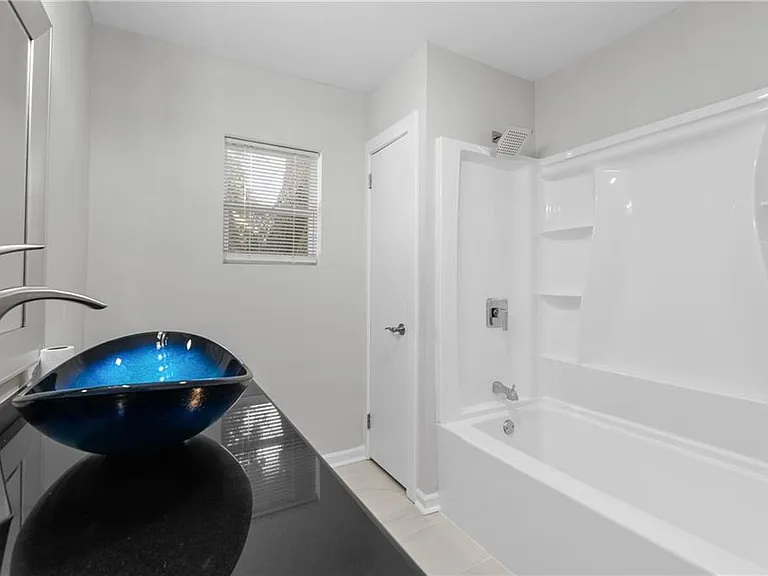 2762 Hillcrest Rd — Photo 15