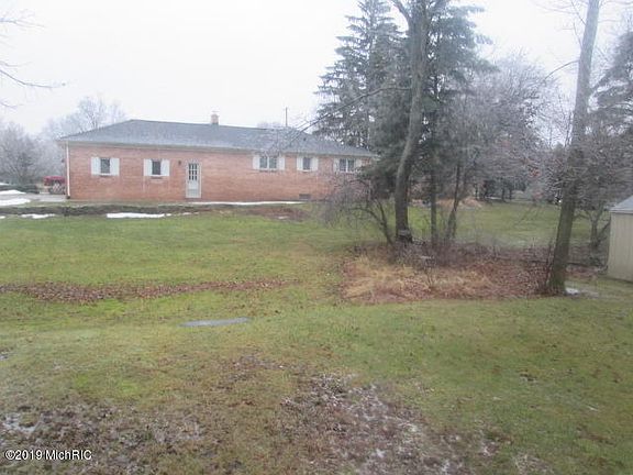 5th image of 728 S Benton St
