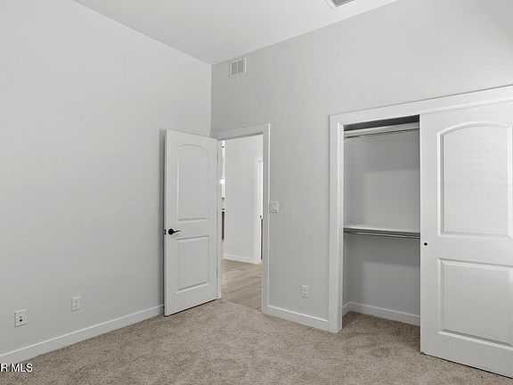 5th image of 417 Deserts Dr