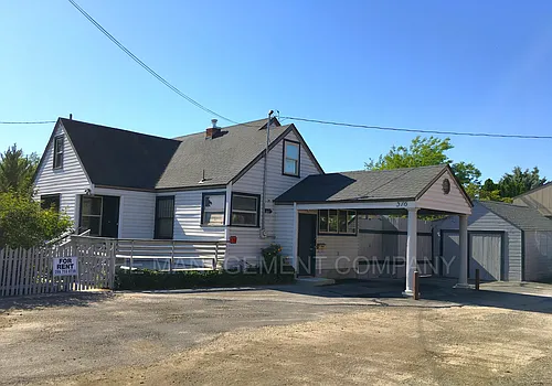 576 Addison Ave W Photo 1