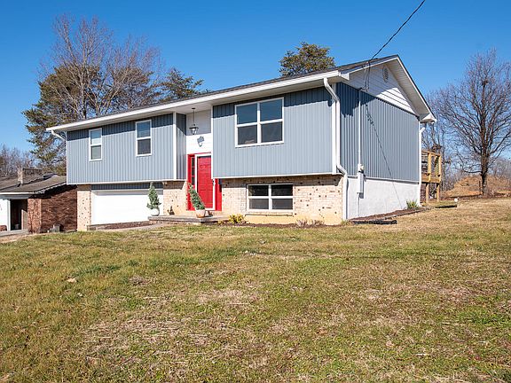 3rd image of 2314 Pinewood Dr