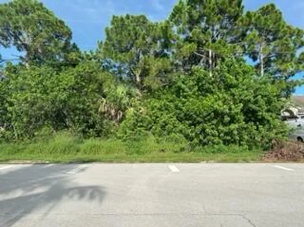 4261 SW Daemon Street W, Port St Lucie, FL 34953