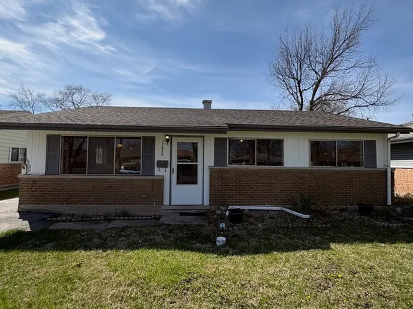 17226 Community St, Lansing, IL 60438