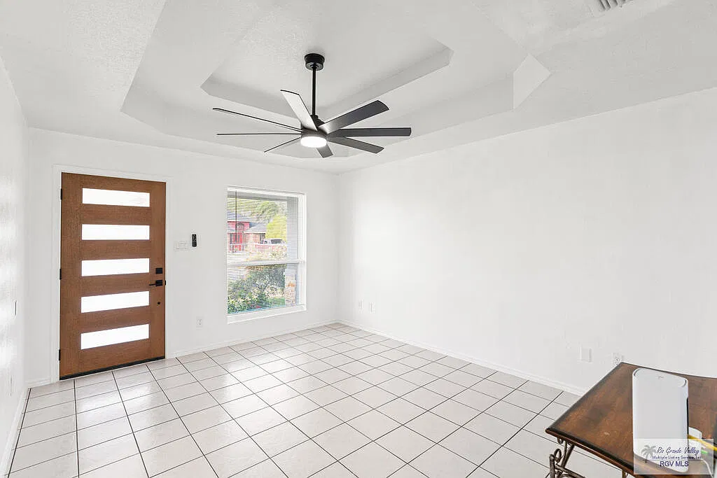 4 bed, 2.0 bath, 1770 sqft, $1,800 — Photo 3